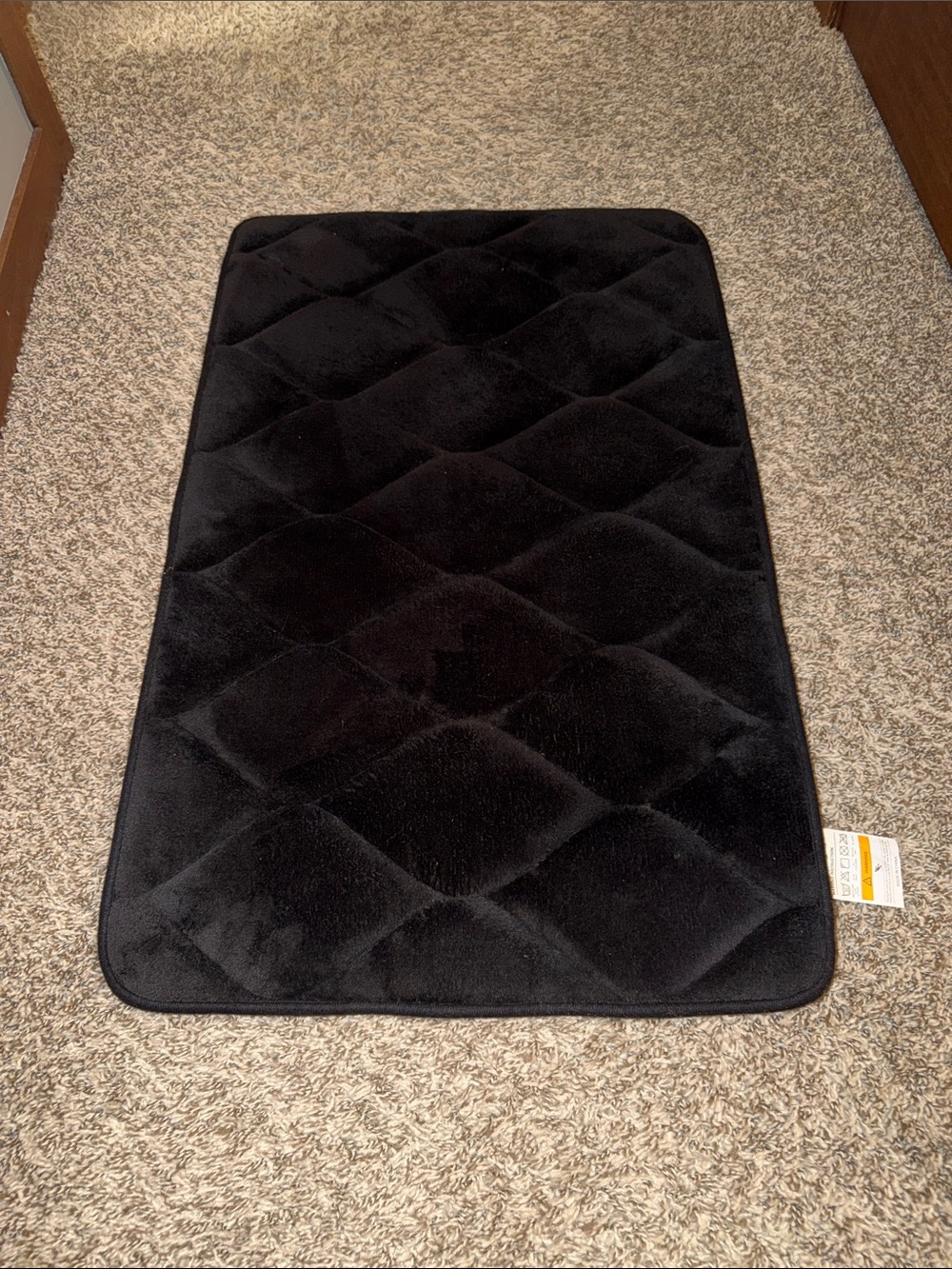 Plush Black Quilted Memory Foam Bath Mat